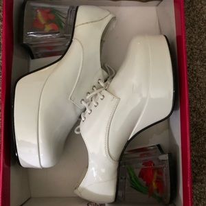 Funtasma fish platform shoes in white